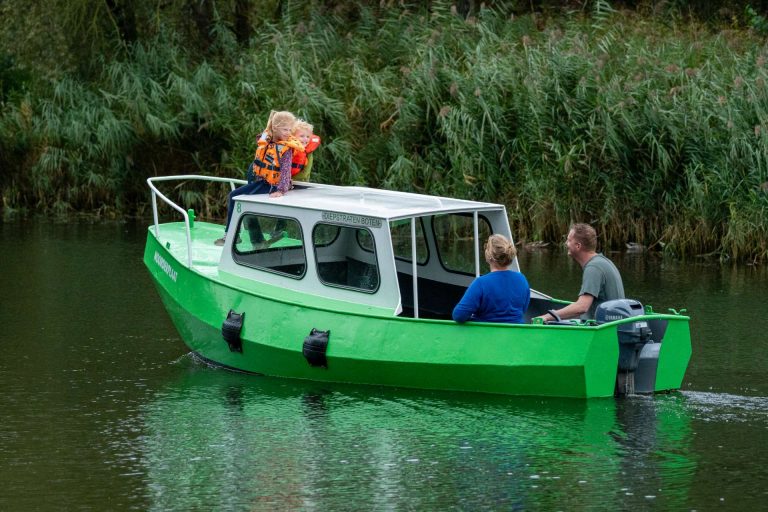 Start uw vaartocht met de kajuitboten van Diepstraten